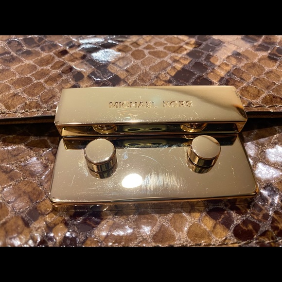 Michael Kors Crossbody - Picture 5 of 10